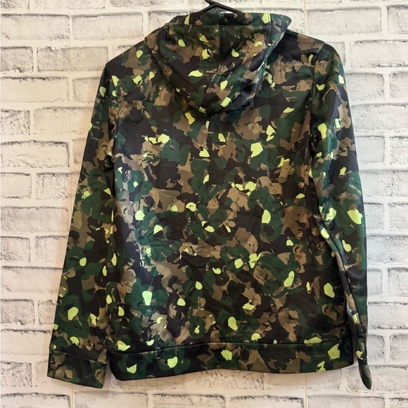 NWT! Youth Under Armour multi green camouflage print sweatshirt hoodie, Size YL - Picture 2 of 5